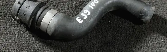 BMW 5 E39 Engine coolant pipe/hose