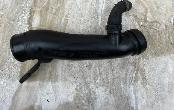 Jaguar XJ X351 Turbo air intake inlet pipe/hose FW935H390BD FW935H390AC