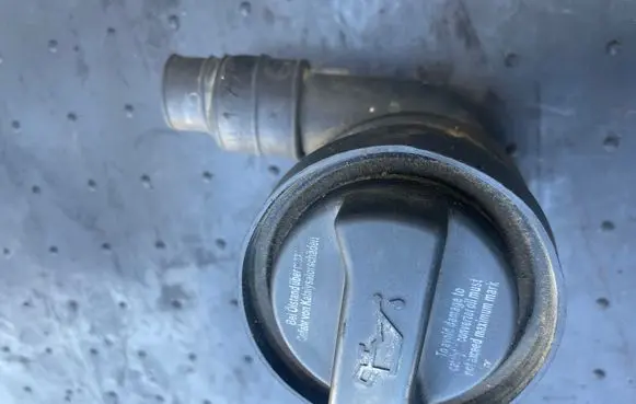 Volkswagen Golf IV Oil fill pipe 06A103465B