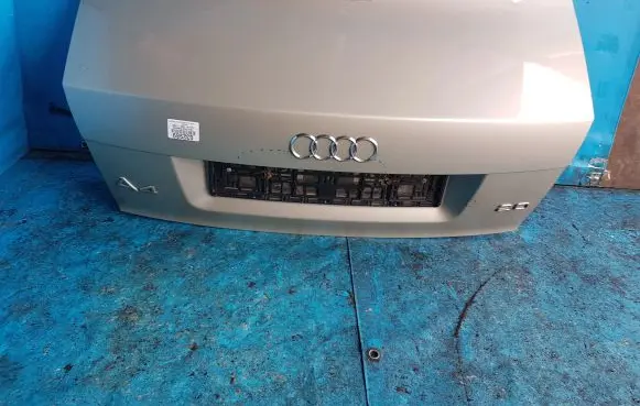 Audi A4 S4 B6 8E 8H Tailgate/trunk/boot lid LY1X