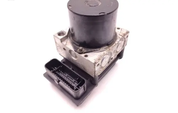 Skoda Fabia Mk2 (5J) ABS Pump 6R0614117D 0265800635