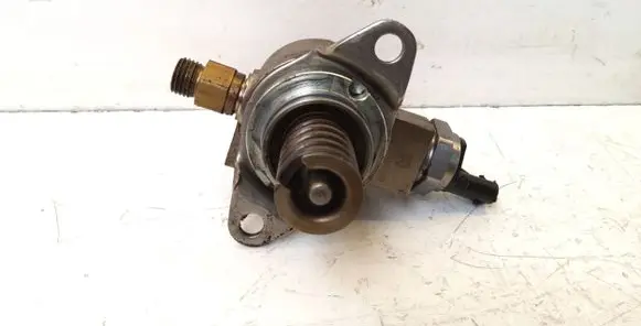 Audi A3 S3 8P Fuel injection high pressure pump 03C127026N