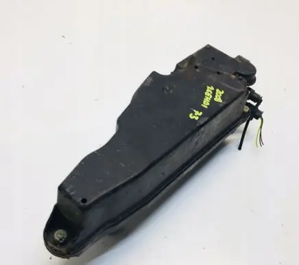 Peugeot 2008 I AdBlue liquid reservoir 