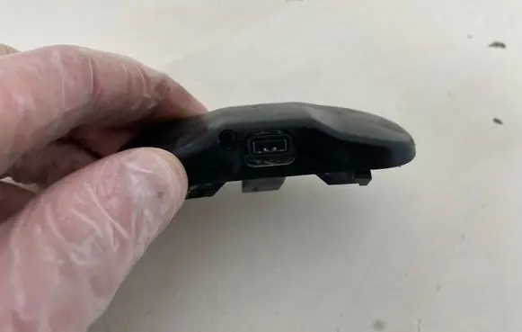 Windshield washer spray nozzle
