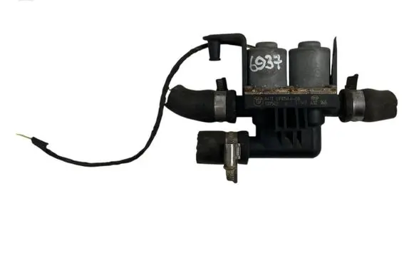 BMW X5 F15 Coolant heater control valve 6910544 64116910544 1147412166