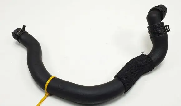 Mercedes-Benz C W204 Engine coolant pipe/hose 2048305596
