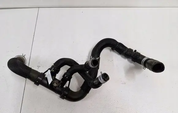 Engine coolant pipe/hose