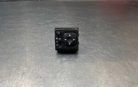 Mitsubishi Outlander Wing mirror switch 183569
