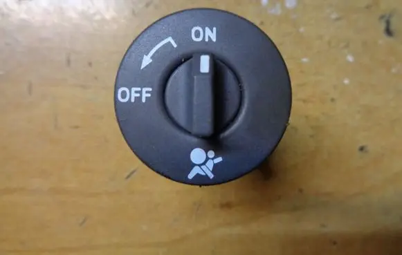 Dacia Logan I Passenger airbag on/off switch 8200169589
