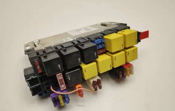 Mercedes-Benz CL C215 Fuse module A0325458232