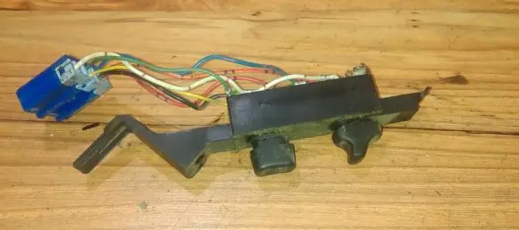 Nissan Primera Electric window control switch