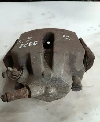 BMW 5 E39 Front brake caliper 9878