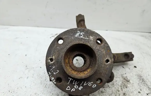 Renault Twingo II Front wheel hub