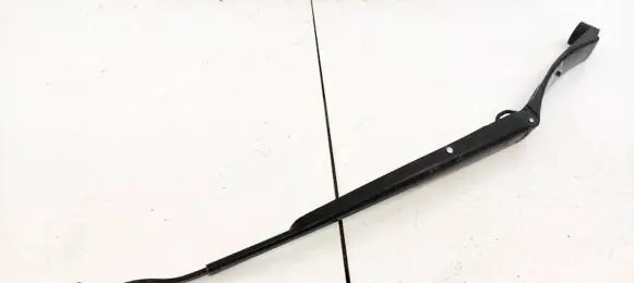 Toyota RAV 4 (XA30) Front wiper blade arm