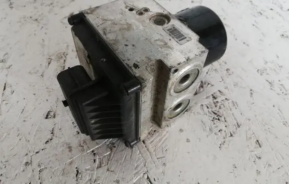 Volkswagen PASSAT B6 ABS Pump 3C0614095P