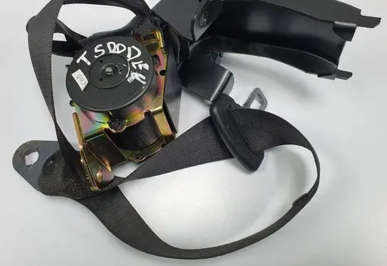 Mercedes-Benz A W169 Middle seatbelt (rear) 1698603185