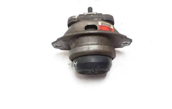 Land Rover Discovery 3 - LR3 Engine mount bracket KKB500441G 3618400525