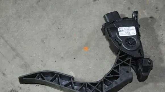 Audi A4 S4 B8 8K Accelerator throttle pedal 8K1721523