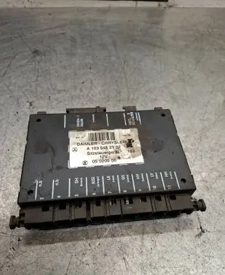Mercedes-Benz ML W163 Seat control module A1635452132 05020900
