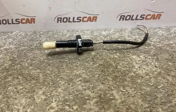 Mercedes-Benz E W211 Windshield washer fluid level sensor 2205400045