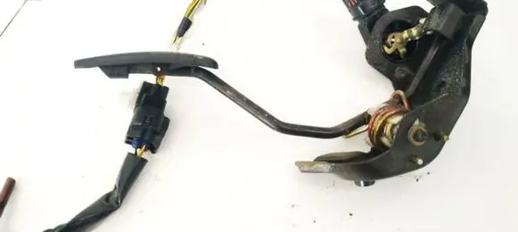 Toyota Avensis T250 Accelerator throttle pedal