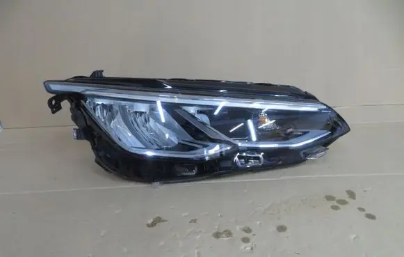 Volkswagen Golf VIII Headlight/headlamp