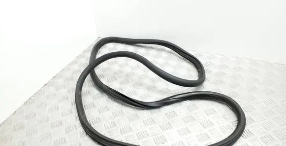 Skoda Octavia Mk2 (1Z) Rear door rubber seal (on body) 1Z9867367H