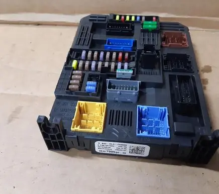 Nissan Pathfinder R51 Fuse box set 9830790580