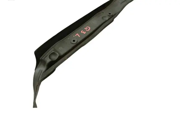 Audi Q3 8U Fender end trim 8U0821112A