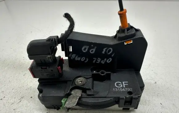 Opel Combo C Front door lock 13154792