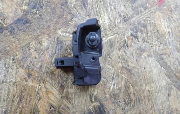Skoda Octavia Mk3 (5E) Fuel tank cap lock 7P0810773F