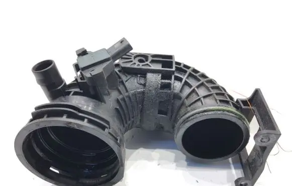 Skoda Kamiq Air intake hose/pipe 04E145641D