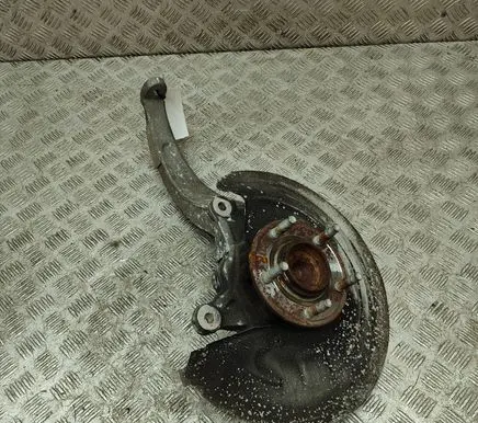 Jaguar XJ X350 Front wheel hub 5W932K004B