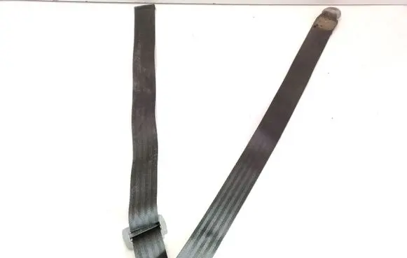 Volkswagen Polo II 86C 2F Rear seatbelt