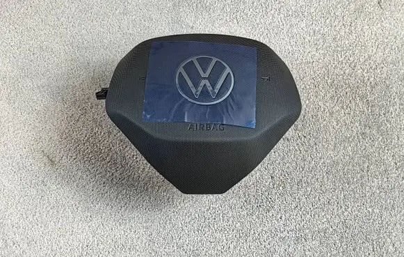 Volkswagen Arteon Steering wheel airbag 5NA880201E 311733399H44 JDDAB0129