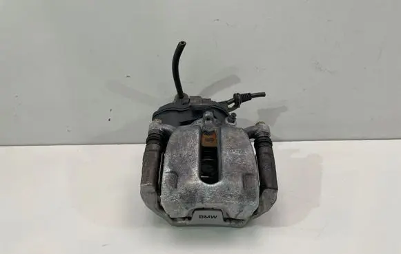 BMW 5 G30 G31 G38 Rear brake caliper 6870575