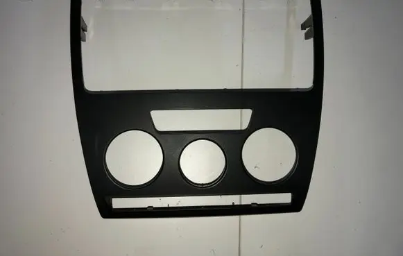 Skoda Octavia Mk2 (1Z) Dashboard center trim panel 1Z0858069 113921010100 00101