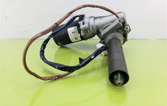 Toyota Yaris Power steering pump JJ002000362