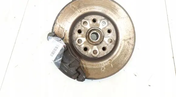 Volkswagen PASSAT B7 USA Front wheel hub spindle knuckle