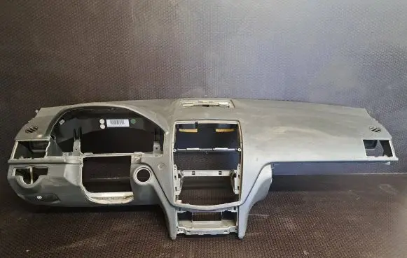 Mercedes-Benz C W204 Dashboard 305428499AE 3054284 M2GA29903169