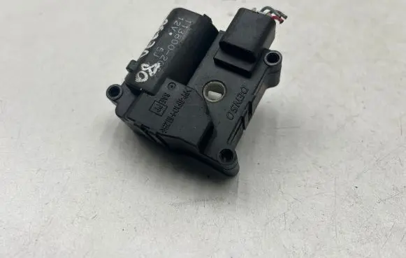 Toyota Corolla Verso AR10 Air flap motor/actuator 1138002051