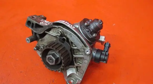 Ford Turneo Courier Fuel injection high pressure pump 9811347280 0445010592