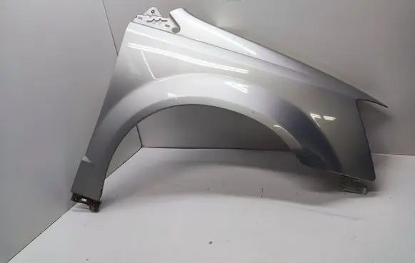 Chrysler Town & Country V Fender