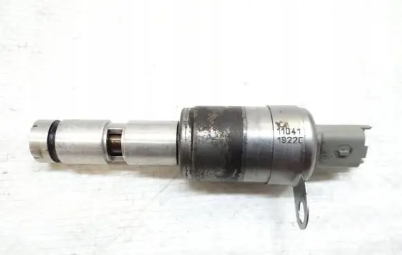 Renault Megane III Camshaft vanos timing valve 823650