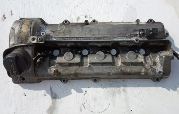 Mercedes-Benz ML W164 Rocker cam cover A6290100830