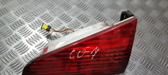 Peugeot 607 Tailgate rear/tail lights