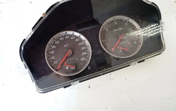 Volvo V50 Speedometer (instrument cluster) e30710071 30669185