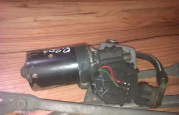 Peugeot 206 Wiper motor 0390241375
