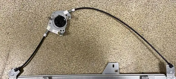 Renault Master II Front door window regulator with motor 7700352494
