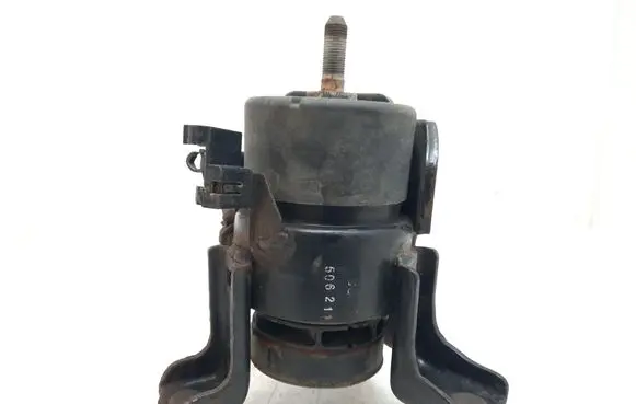 Lexus RX 300 Engine mount bracket